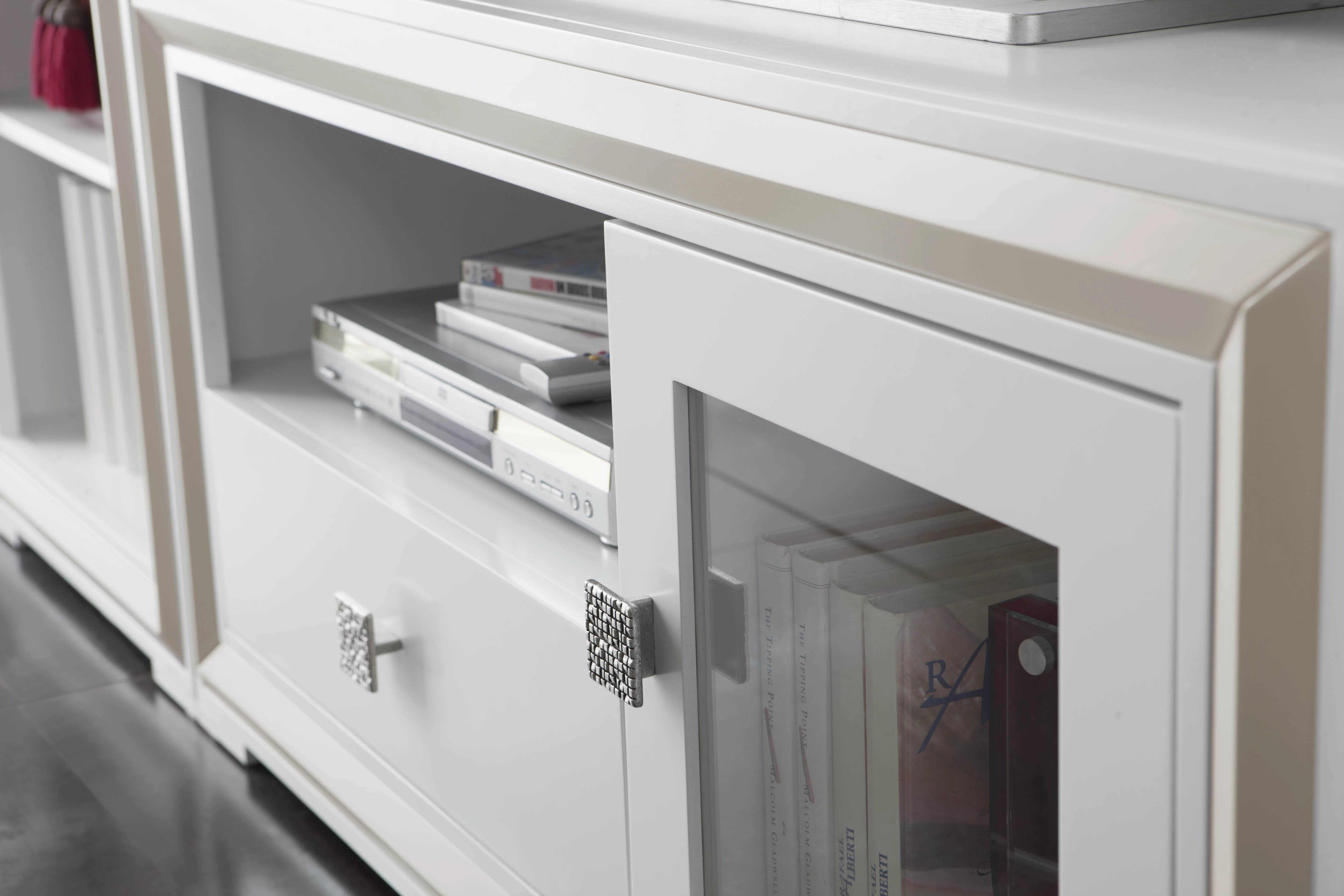 Alternative view of Mueble TV de 120 Blanco Colonial Florencia