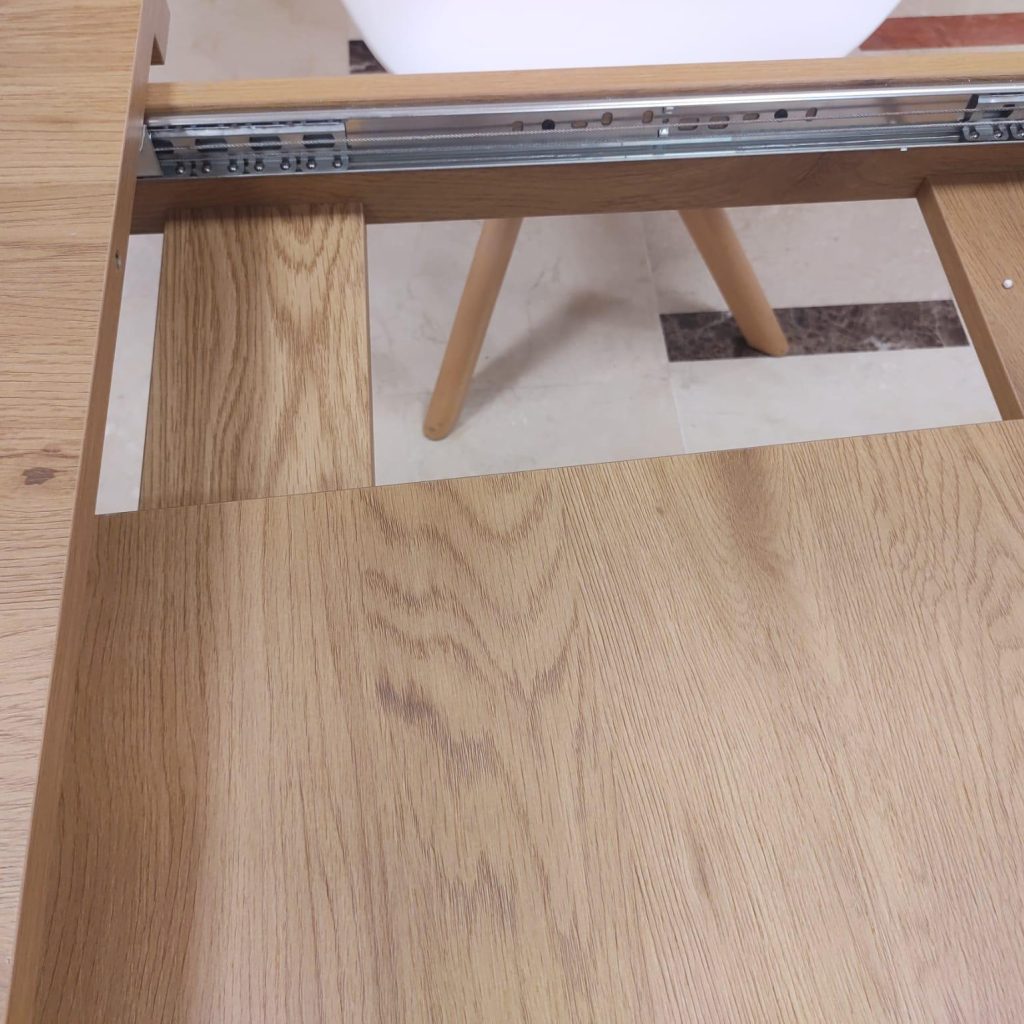 Alternative view of Mesa Nórdica Nube