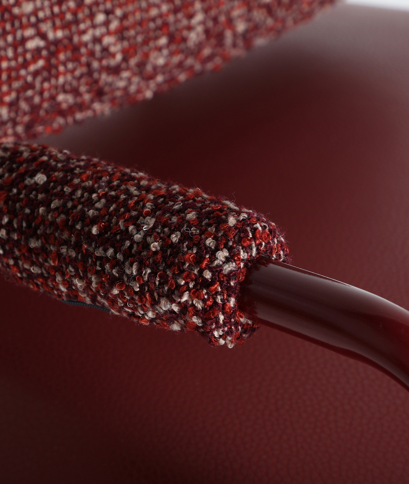 Alternative view of KODU - SILLÓN TANKAH