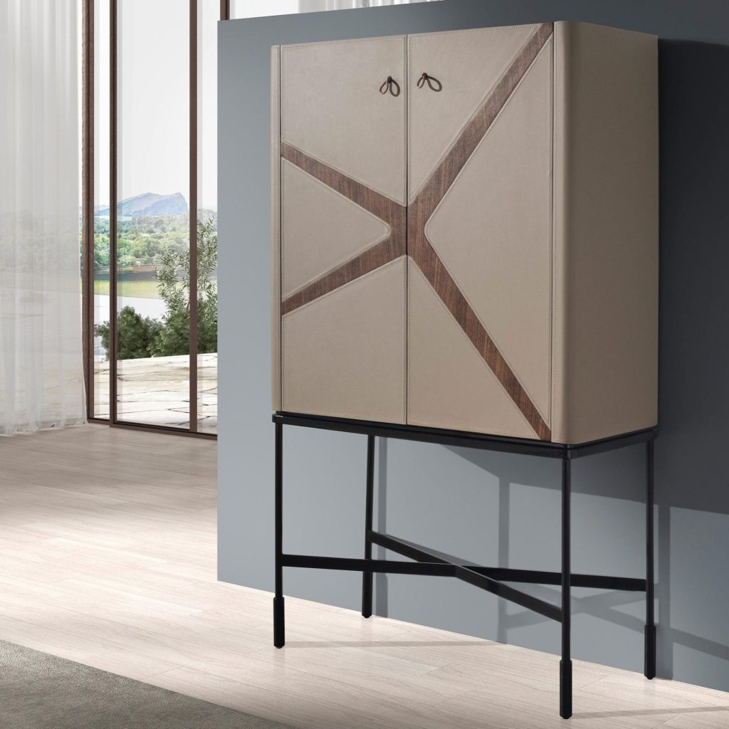 Angel Cerdá – Aparador de Diseño Alto Piel y Nogal  3280