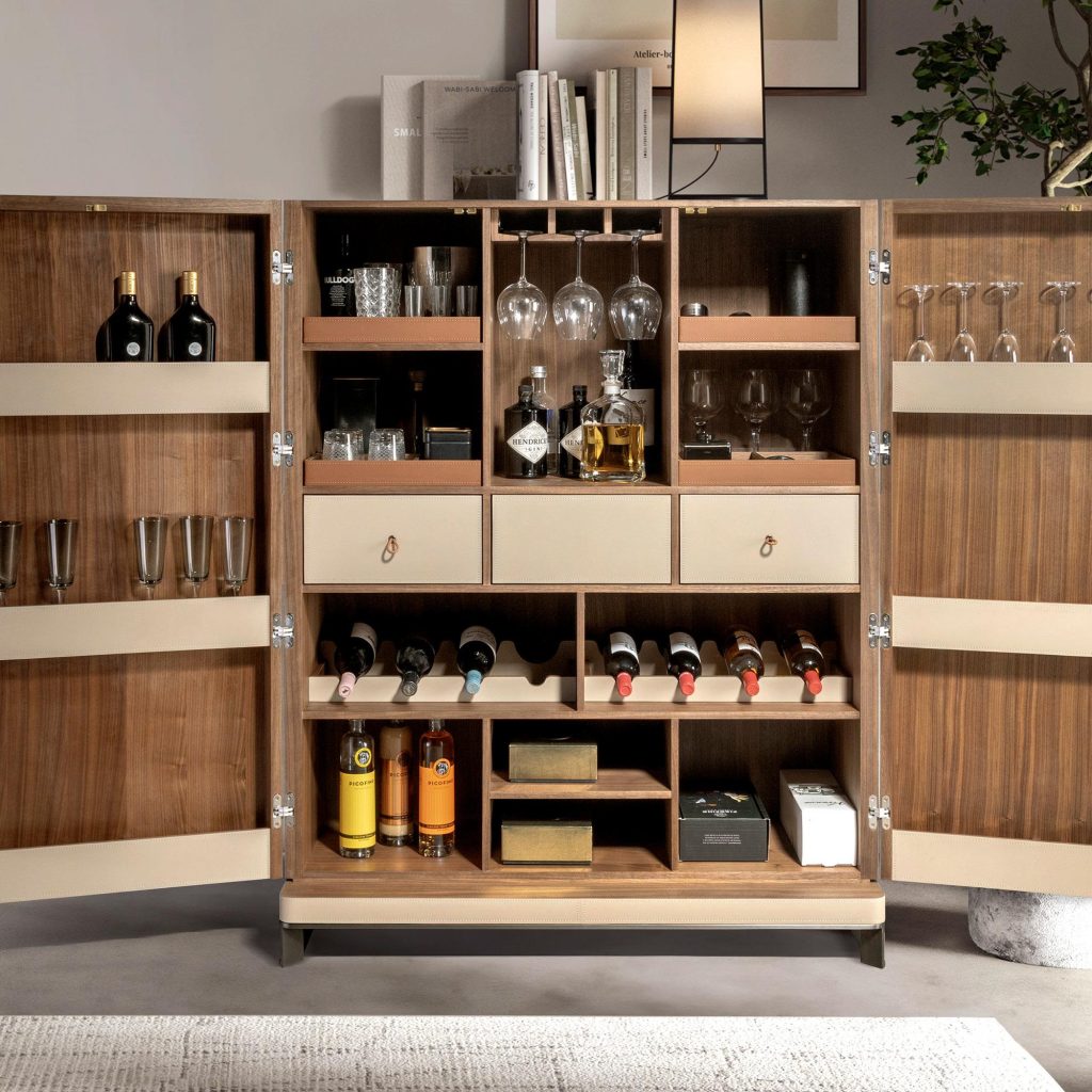 Alternative view of Angel Cerdá – Aparador de Diseño Alto Piel y Nogal  3276