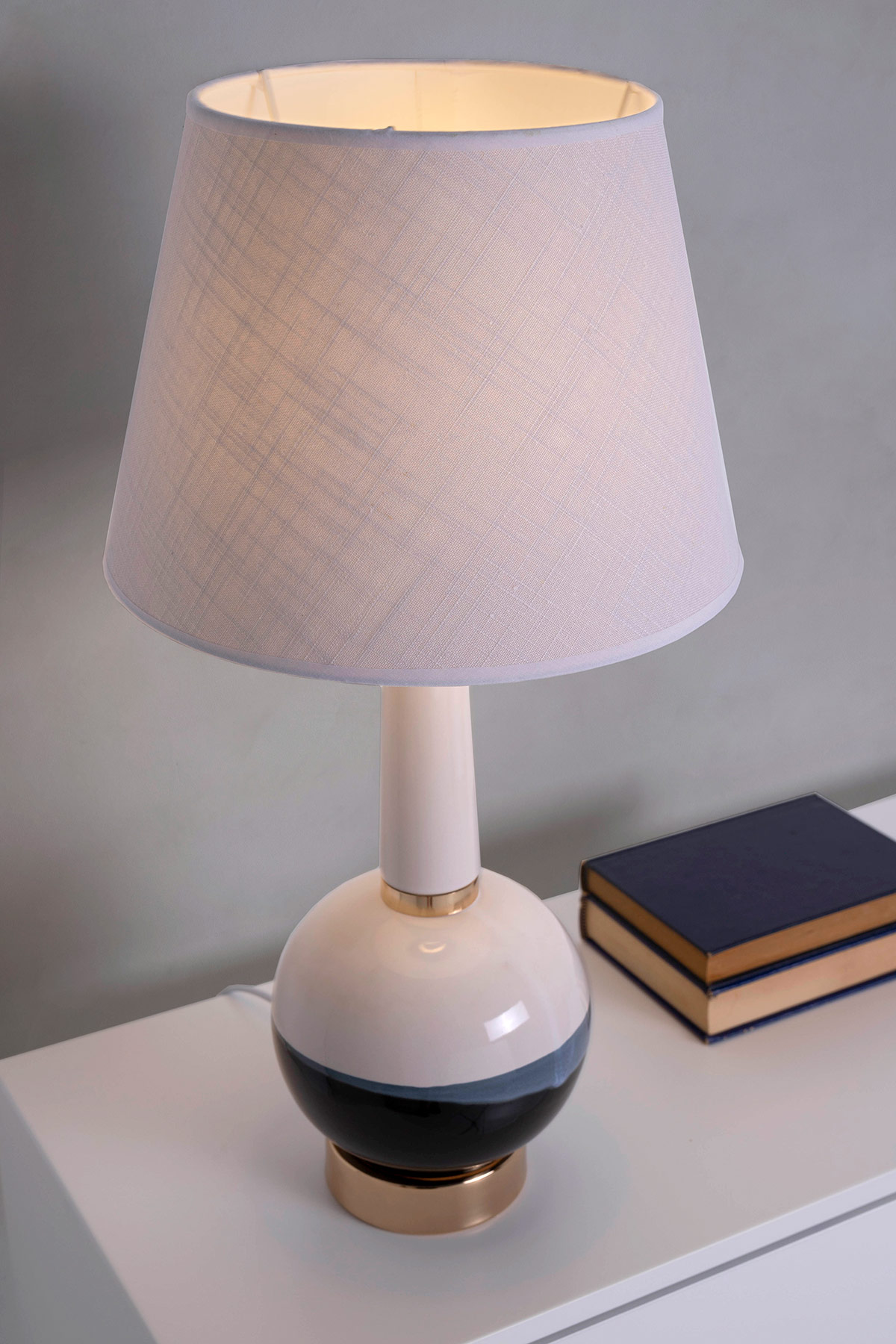 GDECO - LÁMPARA BASE CERÁMICA Y METAL. PANTALLA BLANCA - Imagen 4