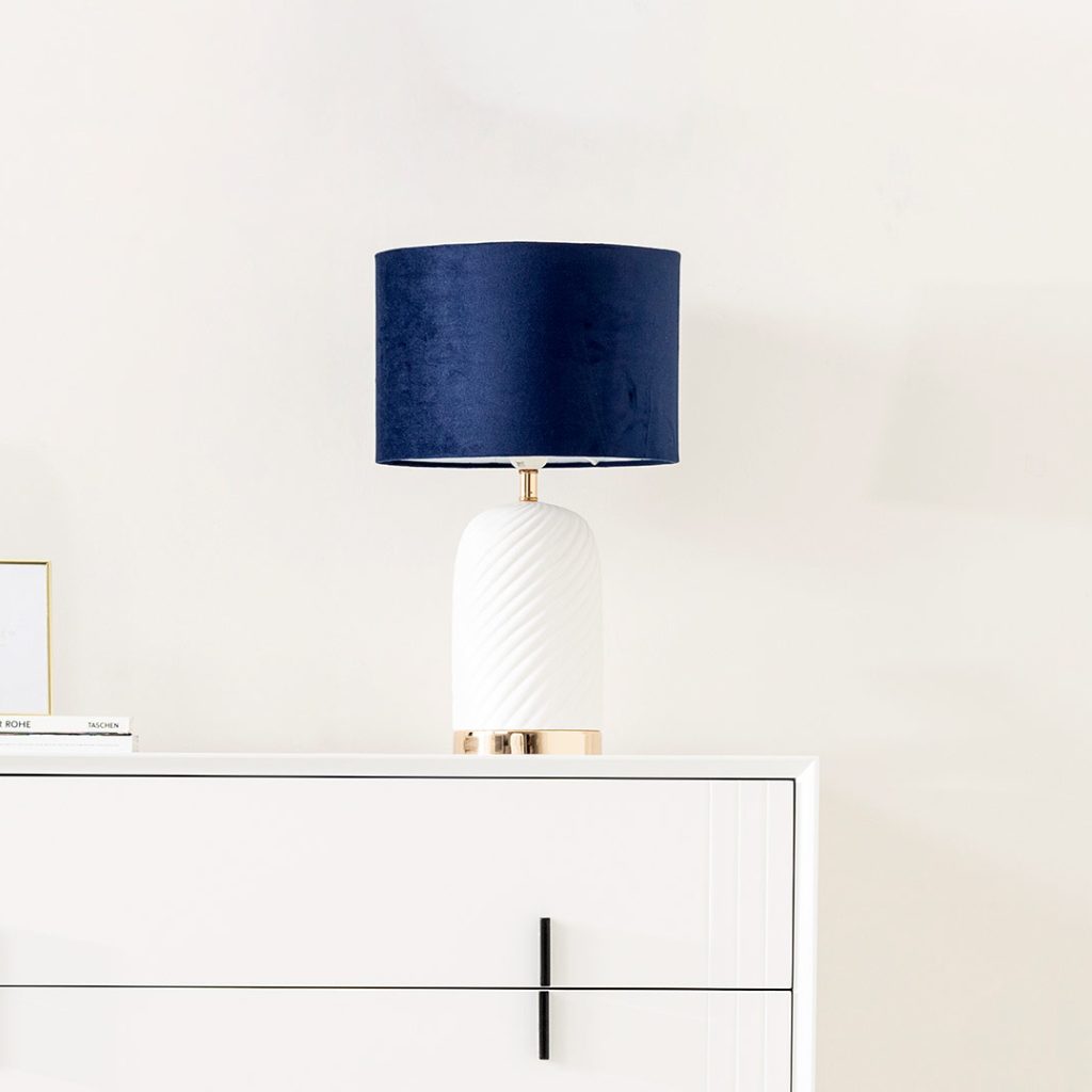 Alternative view of GDECO - LÁMPARA CERÁMICA PANTALLA TERCIOPELO AZUL 58*28*28CM