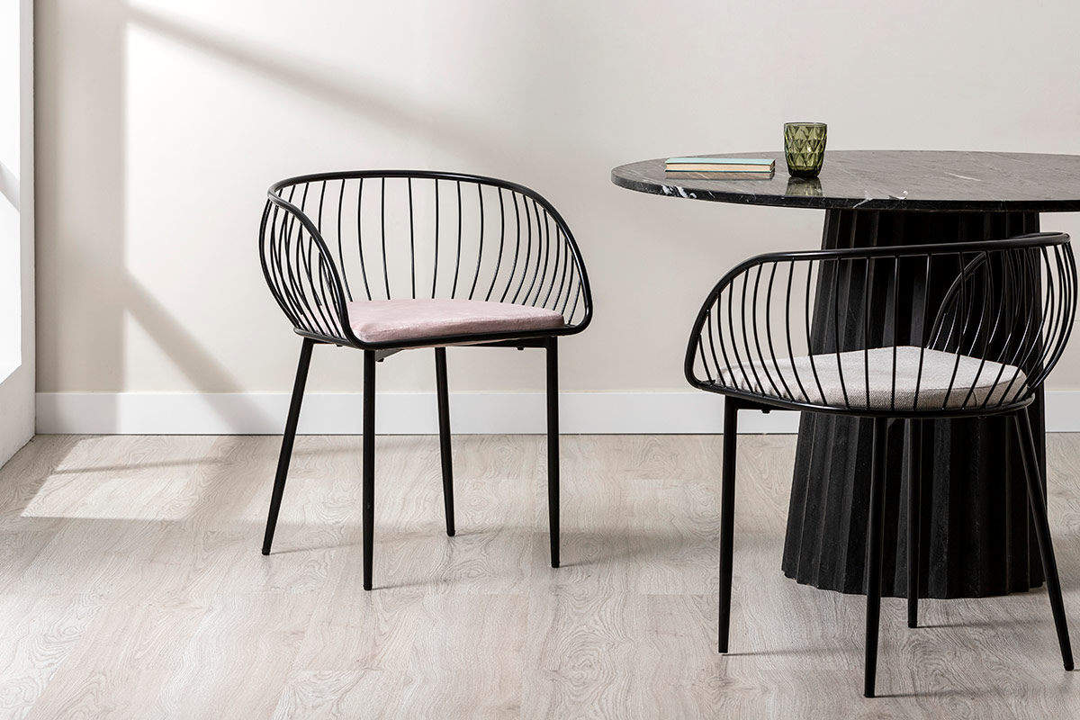 Alternative view of GDECO - SILLA DE ASIENTO EN TERCIOPELO ROSA Y ESTRUCTURA NEGRO 80*55*57 CM