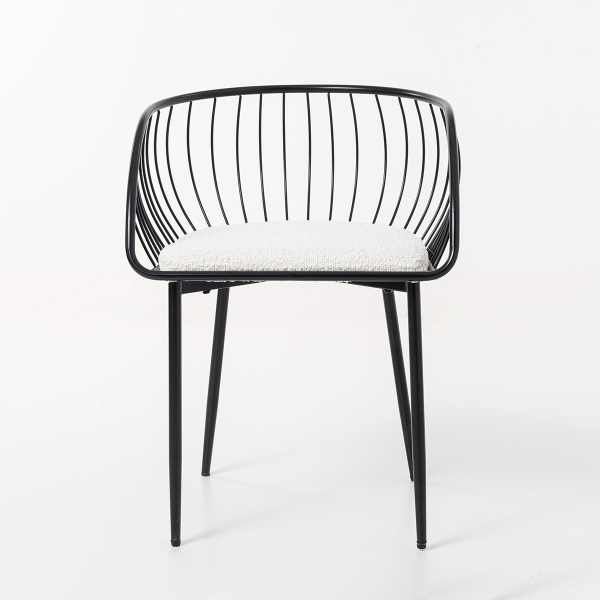 Alternative view of GDECO - SILLA DE ASIENTO EN TERCIOPELO BLANCO Y ESTRUCTURA NEGRO 80*55*57 CM