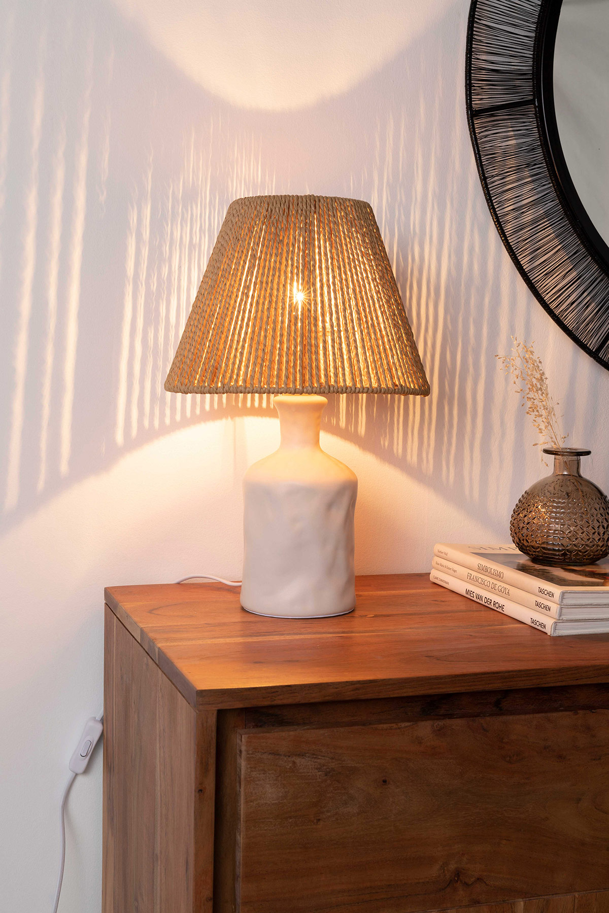 GDECO - LÁMPARA DE SOBREMESA DE HILO DE PAPEL Y CERÁMICA 25*25*39 CM - Imagen 3