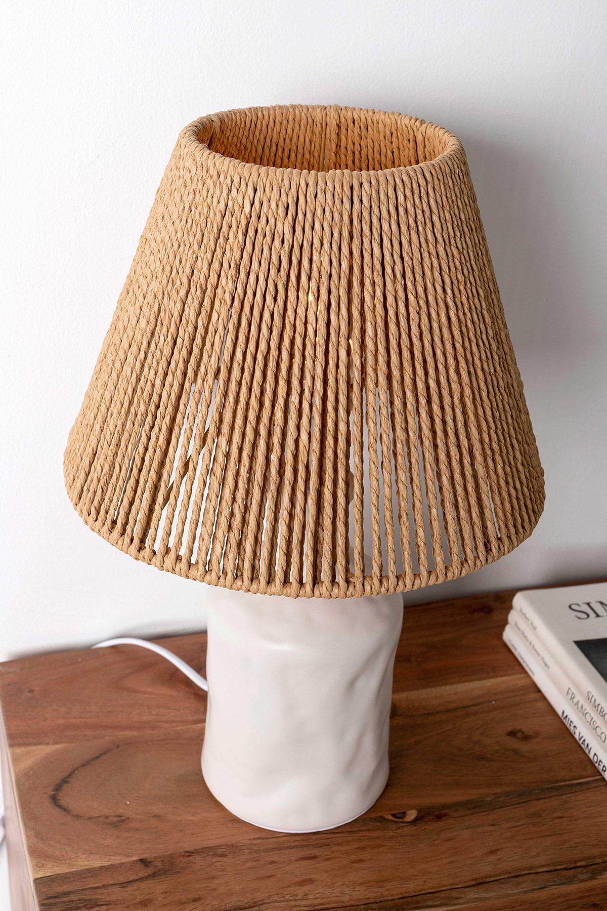 GDECO - LÁMPARA DE SOBREMESA DE HILO DE PAPEL Y CERÁMICA 25*25*39 CM - Imagen 4