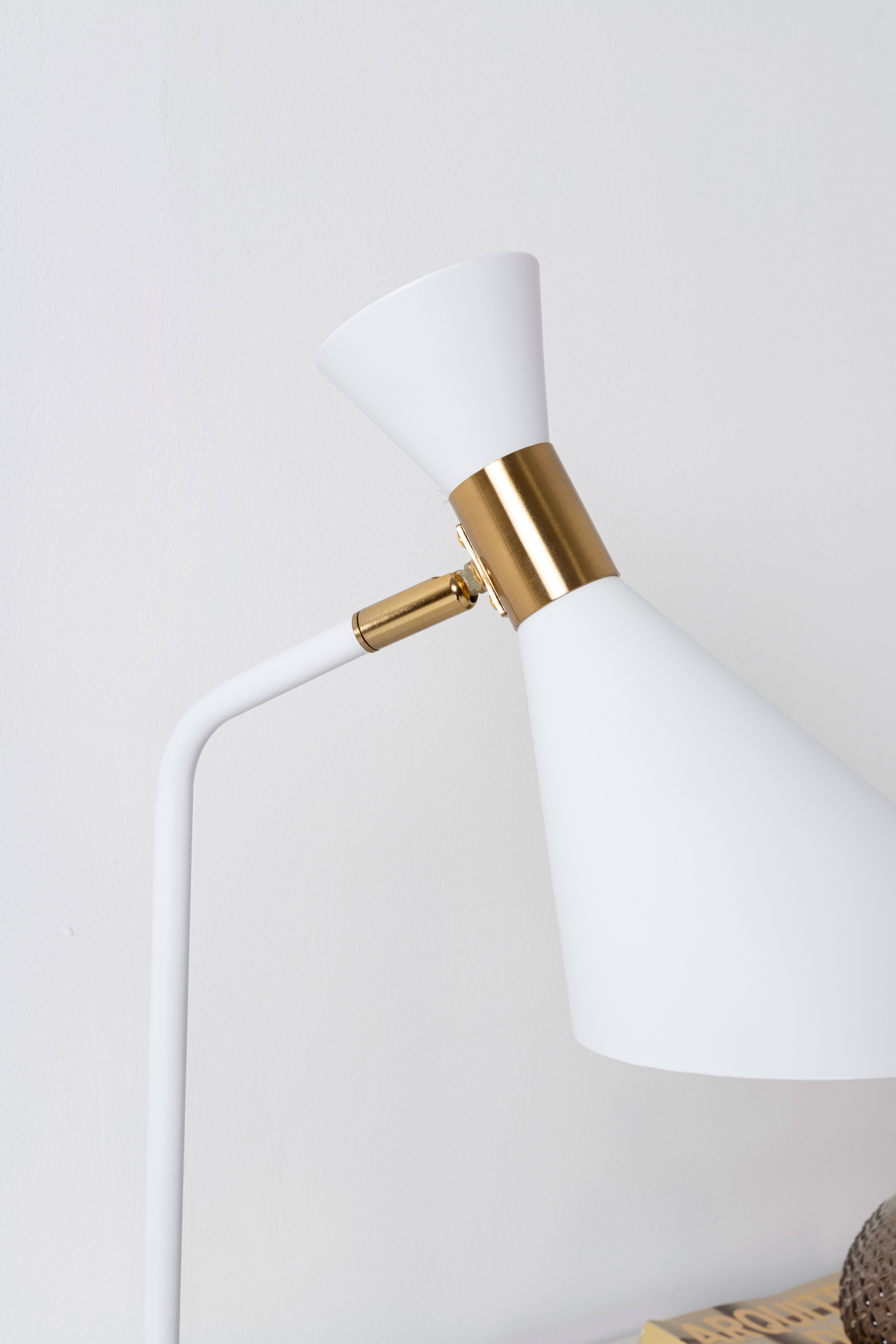 Alternative view of GDECO - LAMPARA DE SOBREMESA DE METAL BLANCO. 30*16*45 CM