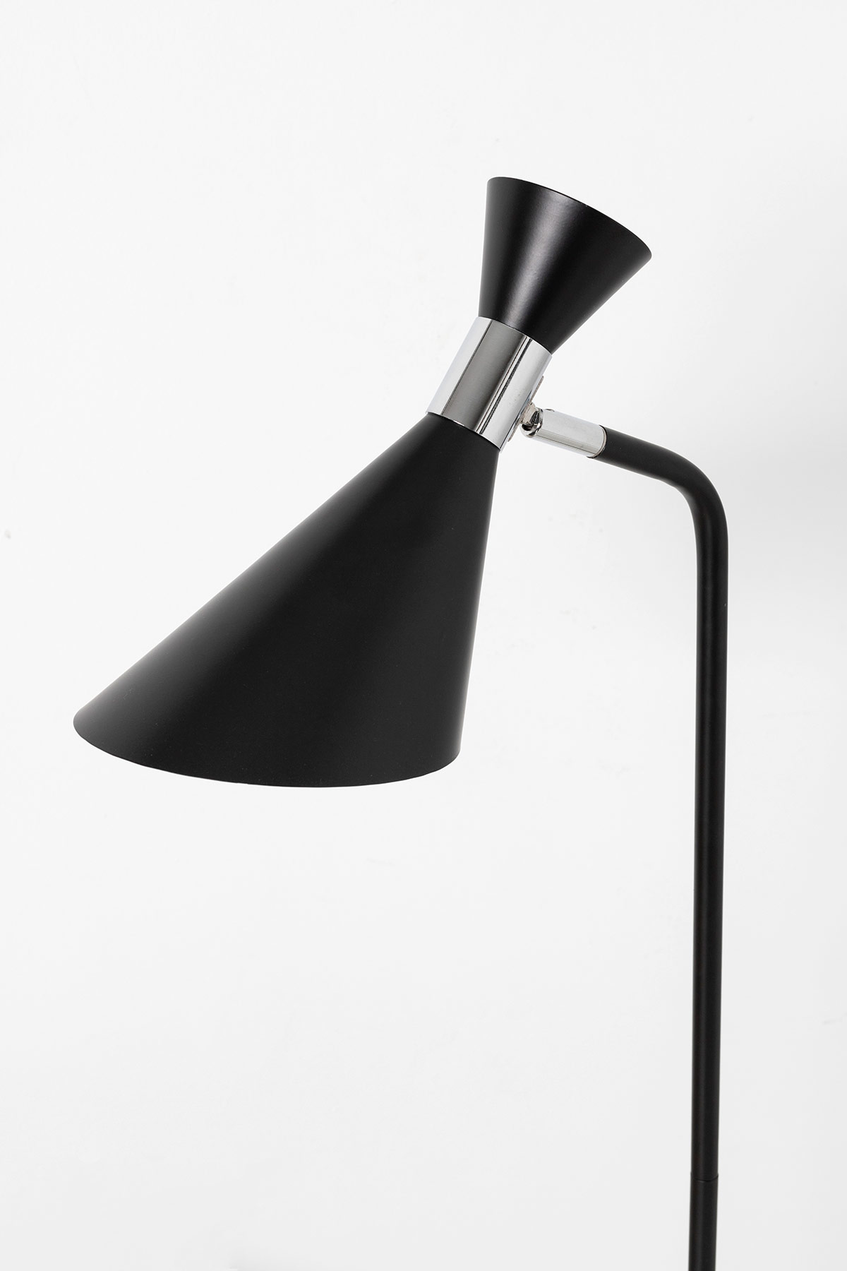 GDECO - LÁMPARA DE SUELO DE METAL BLANCO. 28*20,5*140 CM - Imagen 4