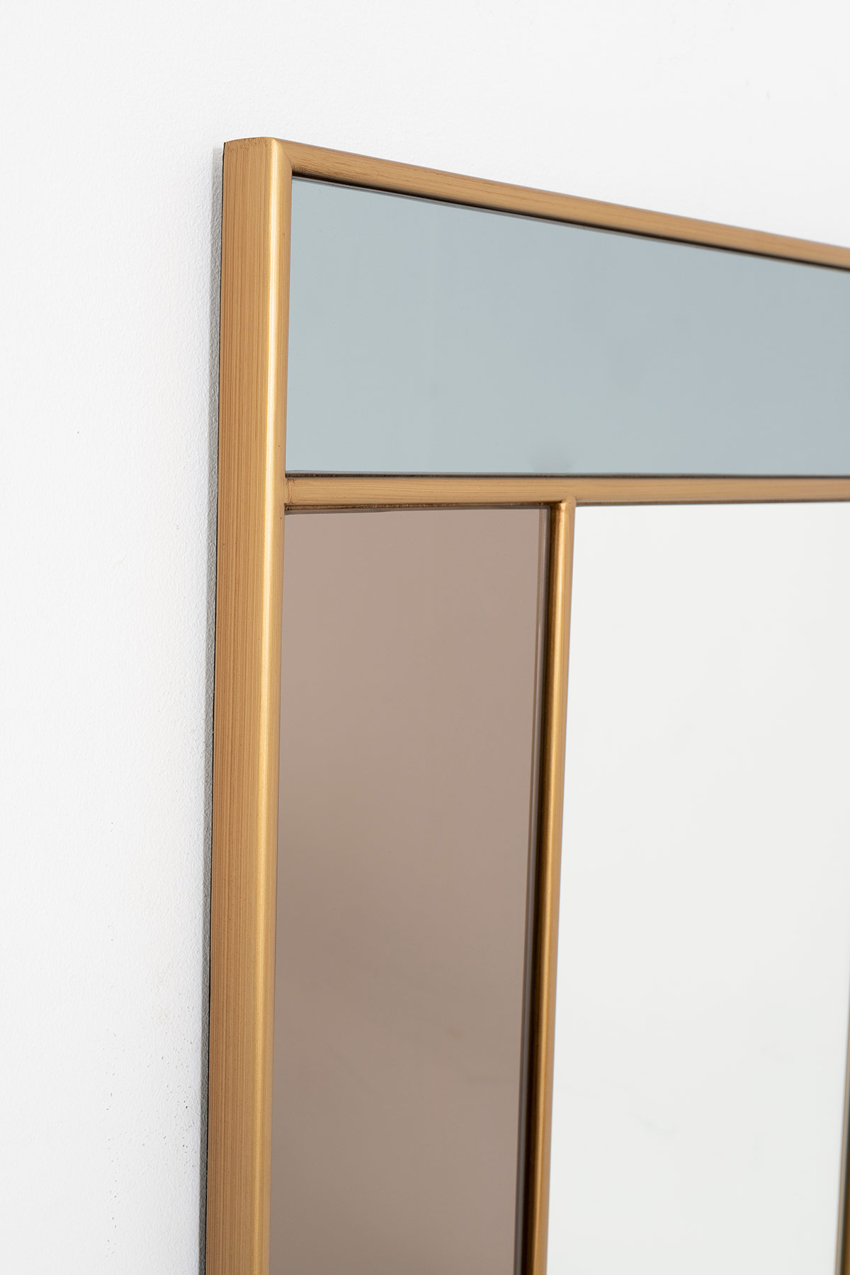 GDECO - ESPEJO CON MARCO DE CRISTAL NEGRO Y ORO 60x90x2,5cm - Imagen 3