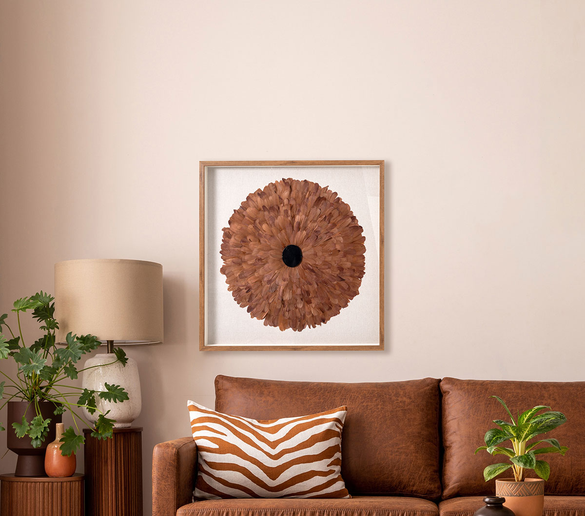 Alternative view of GDECO - CUADRO VITRINA 100*100 CM, MARCO ROBLE Y PLUMAS CORAL CON PIEDRA CRISTAL