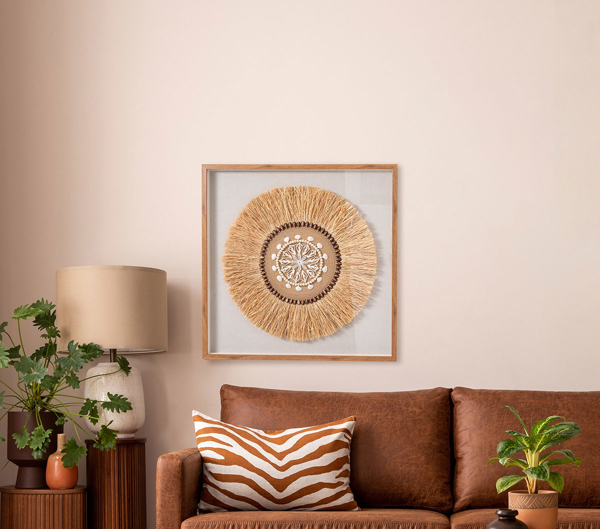 Alternative view of GDECO - CUADRO VITRINA 100*100 CM, MARCO ROBLE, ESCULTURA FIBRA NATURAL Y CONCHAS MARINAS