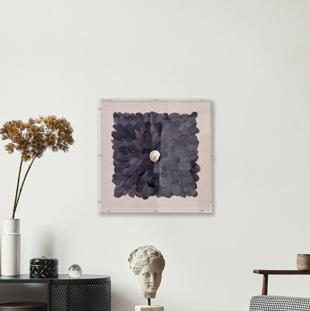 Alternative view of GDECO - CUADRO VITRINA 60*60 CM, CAJA METRACRILATO, ESCULTURA PLUMAS NEGRAS CON PIEDRA CRISTAL