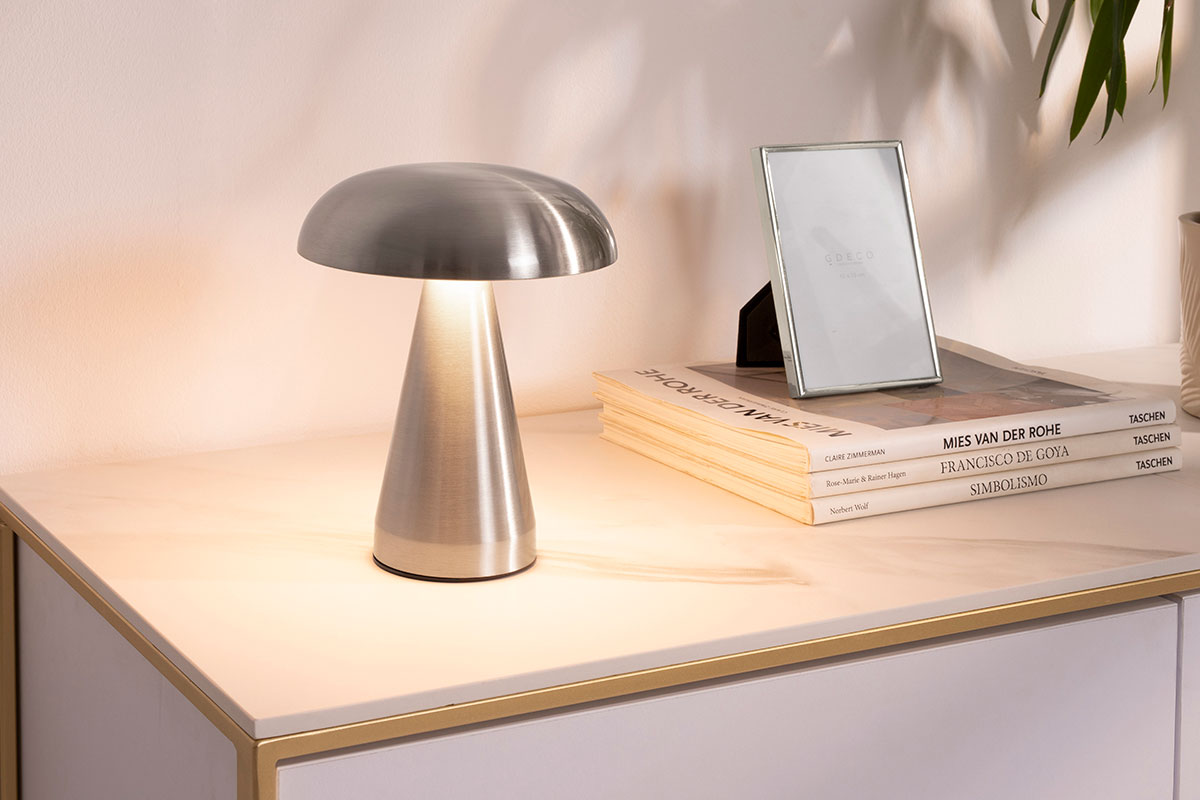 GDECO - LÁMPARA PORTATIL METAL PLATA, RECARGABLE CON CABLE USB. 21*19 CM (4 POSICIONES LUZ) - Imagen 4