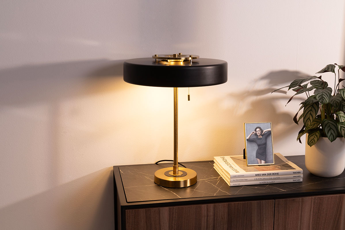 GDECO - LÁMPARA ESCRITORIO 42*35 CM, PANTALLA NEGRO MATE, PIE DORADO - Imagen 3