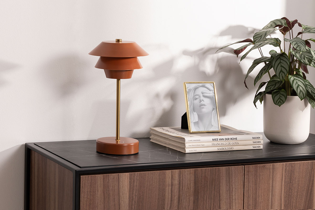 GDECO - LÁMPARA PORTATIL POUL CORAL Y DORADO. 31*17 CM - Imagen 3