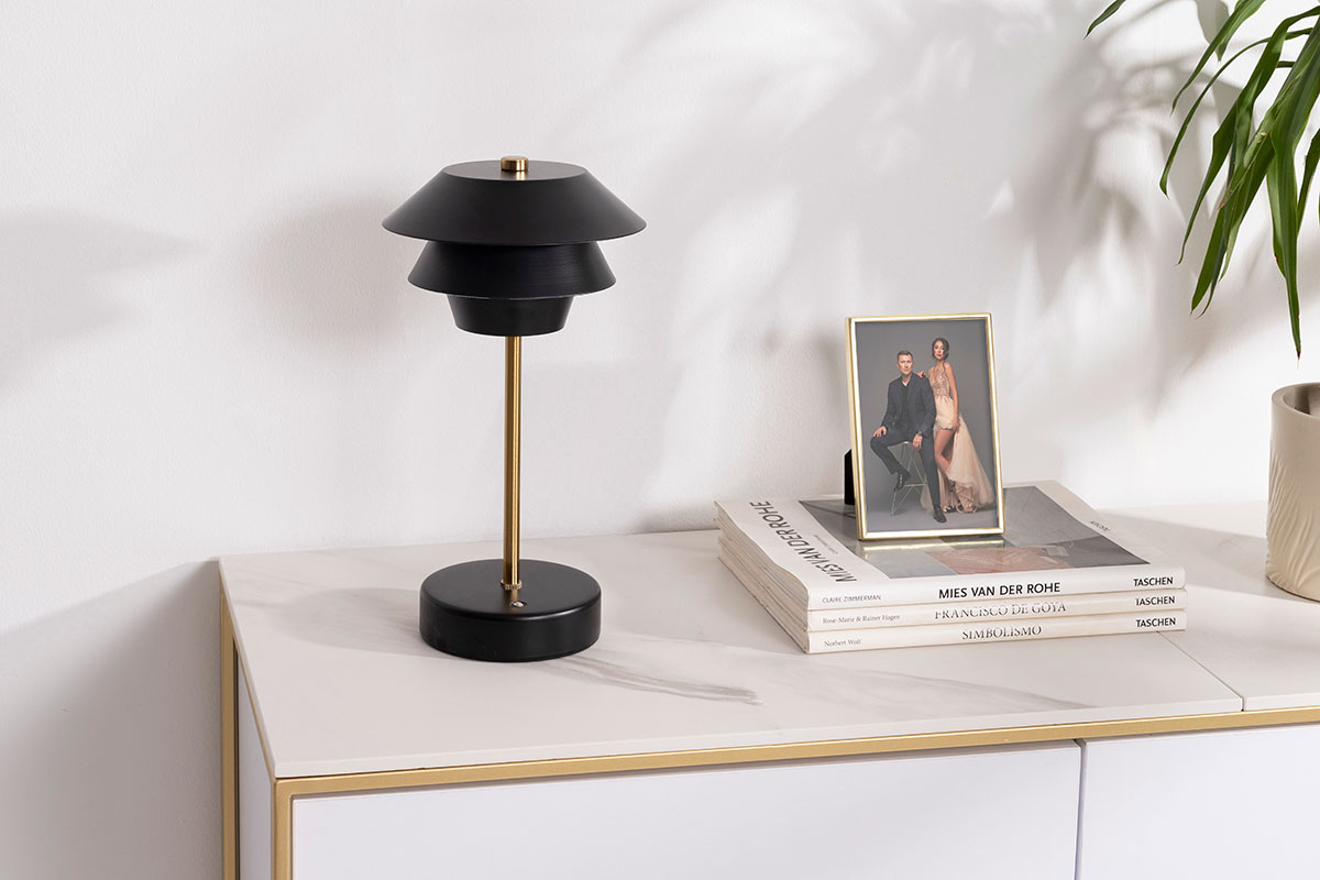 GDECO - LÁMPARA PORTATIL POUL NEGRO Y DORADO. 31*17 CM - Imagen 4