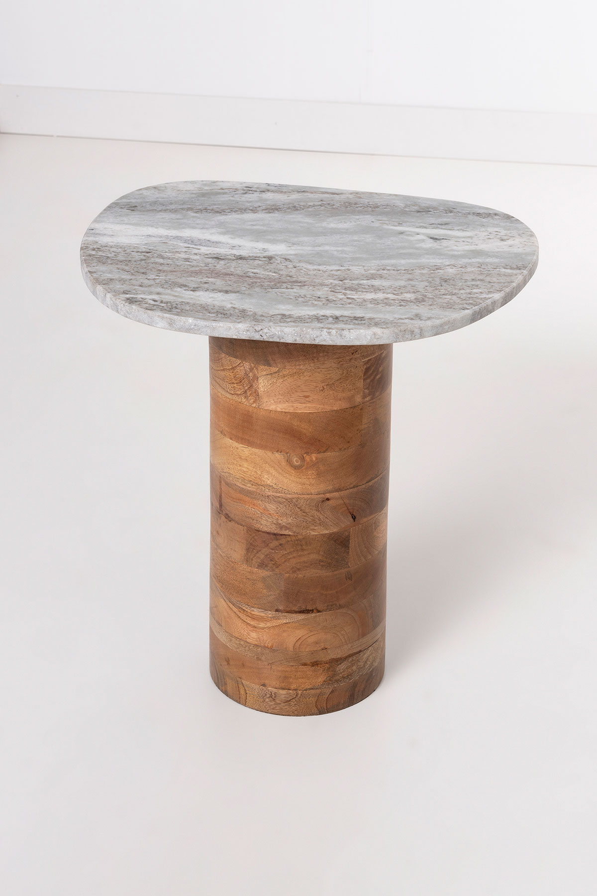 GDECO - MESA AUXILIAR BASE MADERA Y TAPA DE MÁRMOL. 41*44*37 CM - Imagen 3