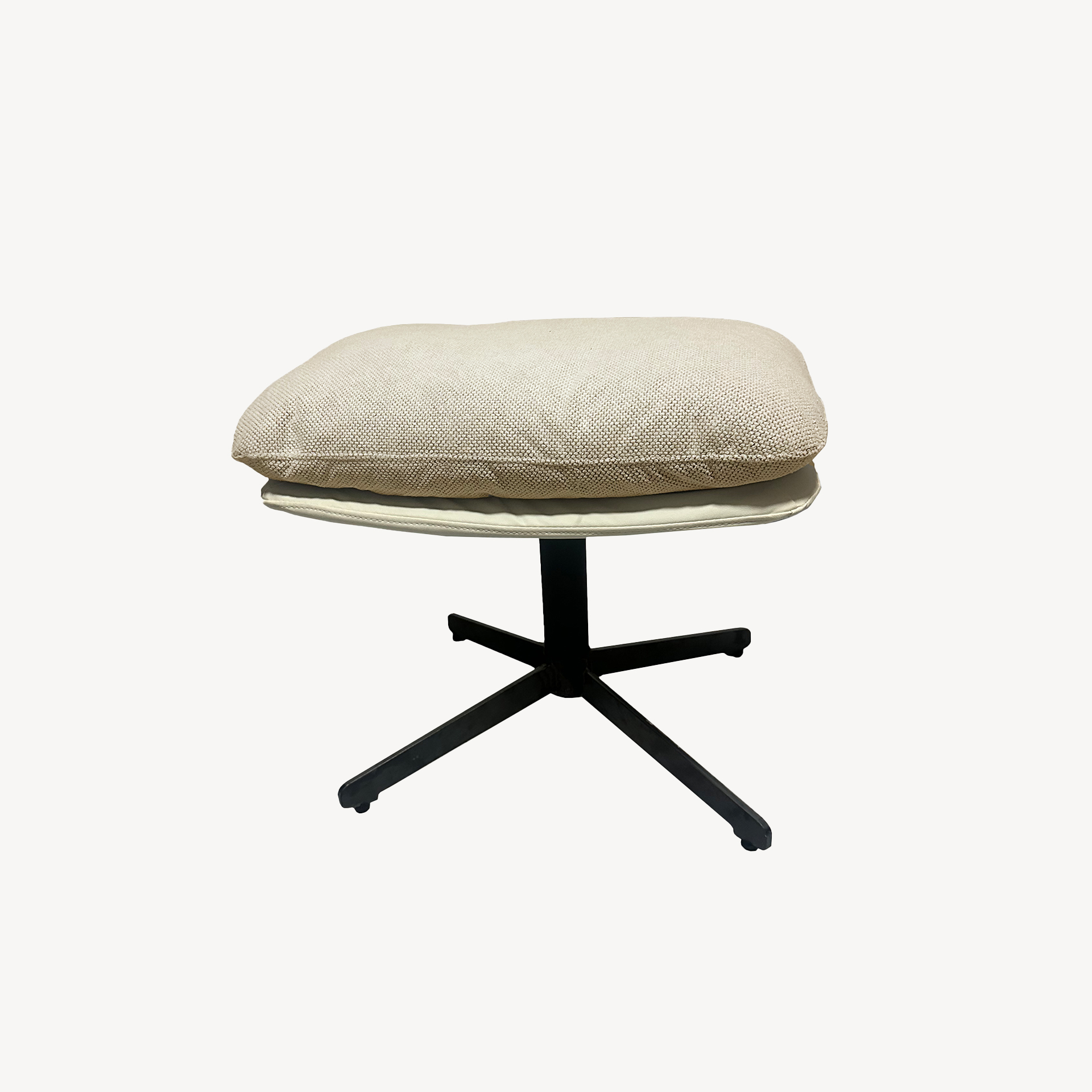 GDECO - BANQUETA REPOSAPIES GIRATORIA 42*52*40 CM.TAPIZADO BEIGE (ANTIMANCHAS, IGNIFUGO, ANTIARAÑAZOS MASCOTAS)