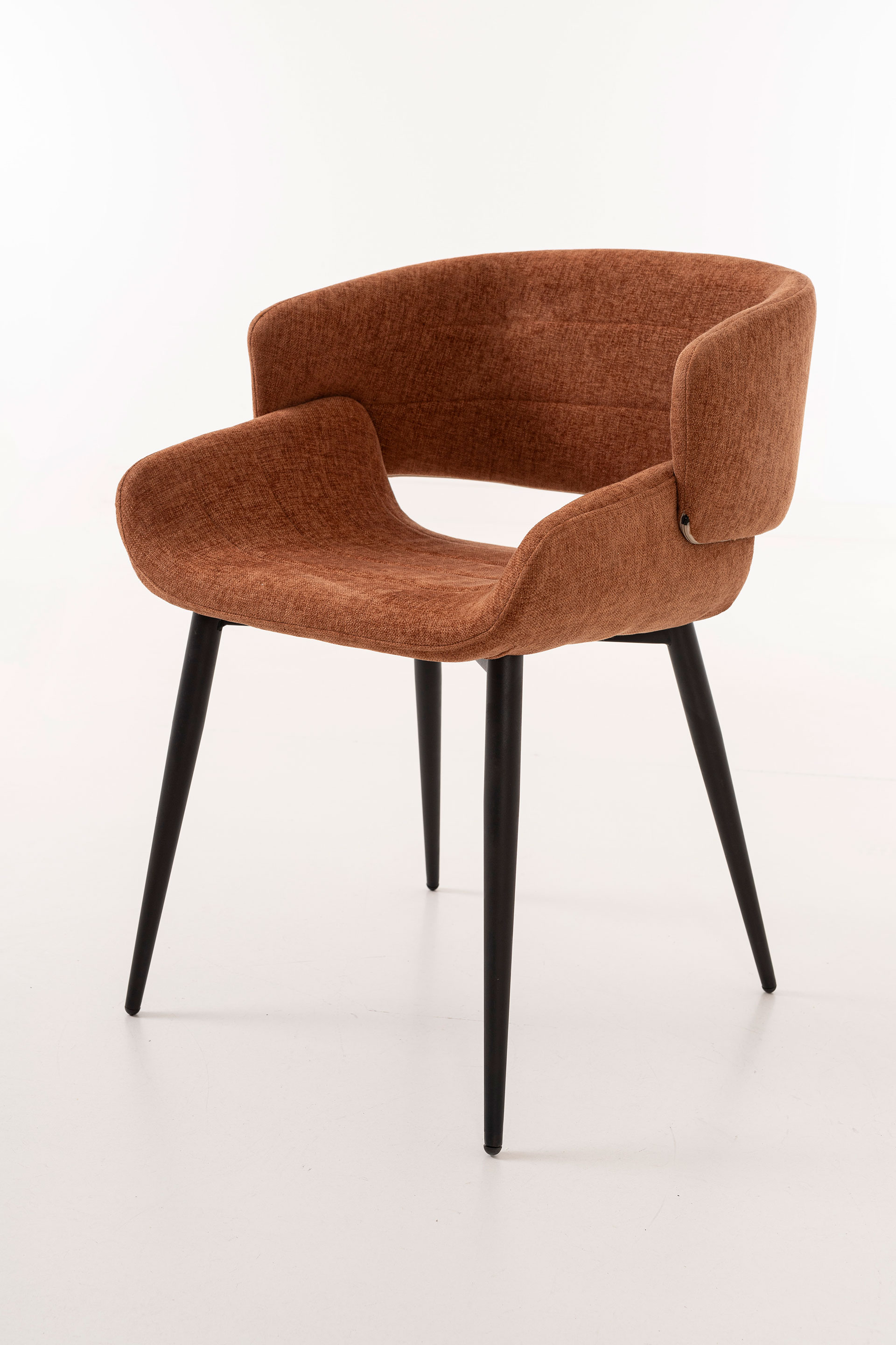 GDECO - SILLA GRETA 77*57*60 CM, ASIENTO CURVADO TAPIZADO CALDERA CON TELA IGNIFUGA Y EASYCLEAN Y PATAS METALICAS EN NEGRO - Imagen 3