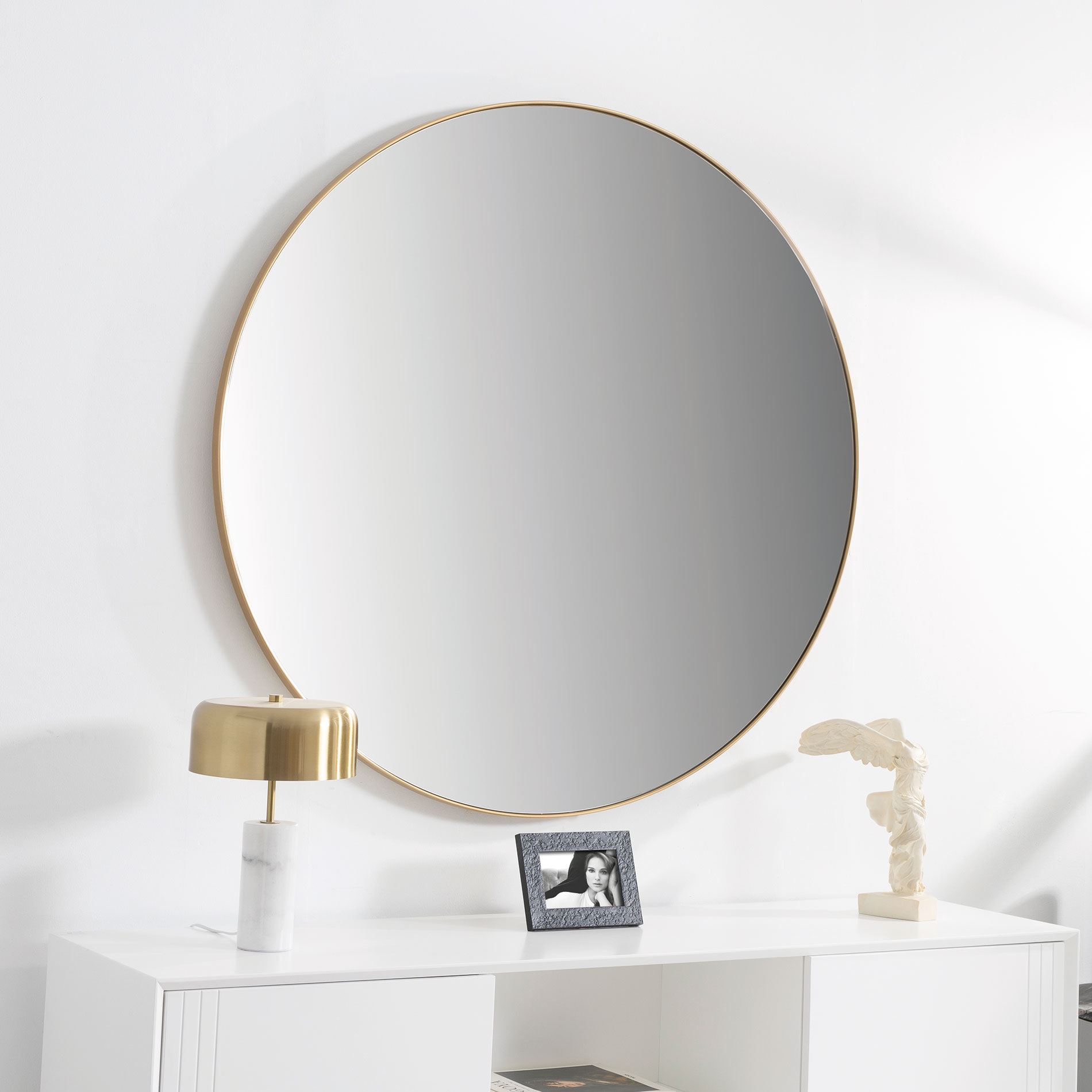 Alternative view of GDECO - ESPEJO CIRCULAR MARCO ALUMINIO DORADO 100 CM DIAMETRO