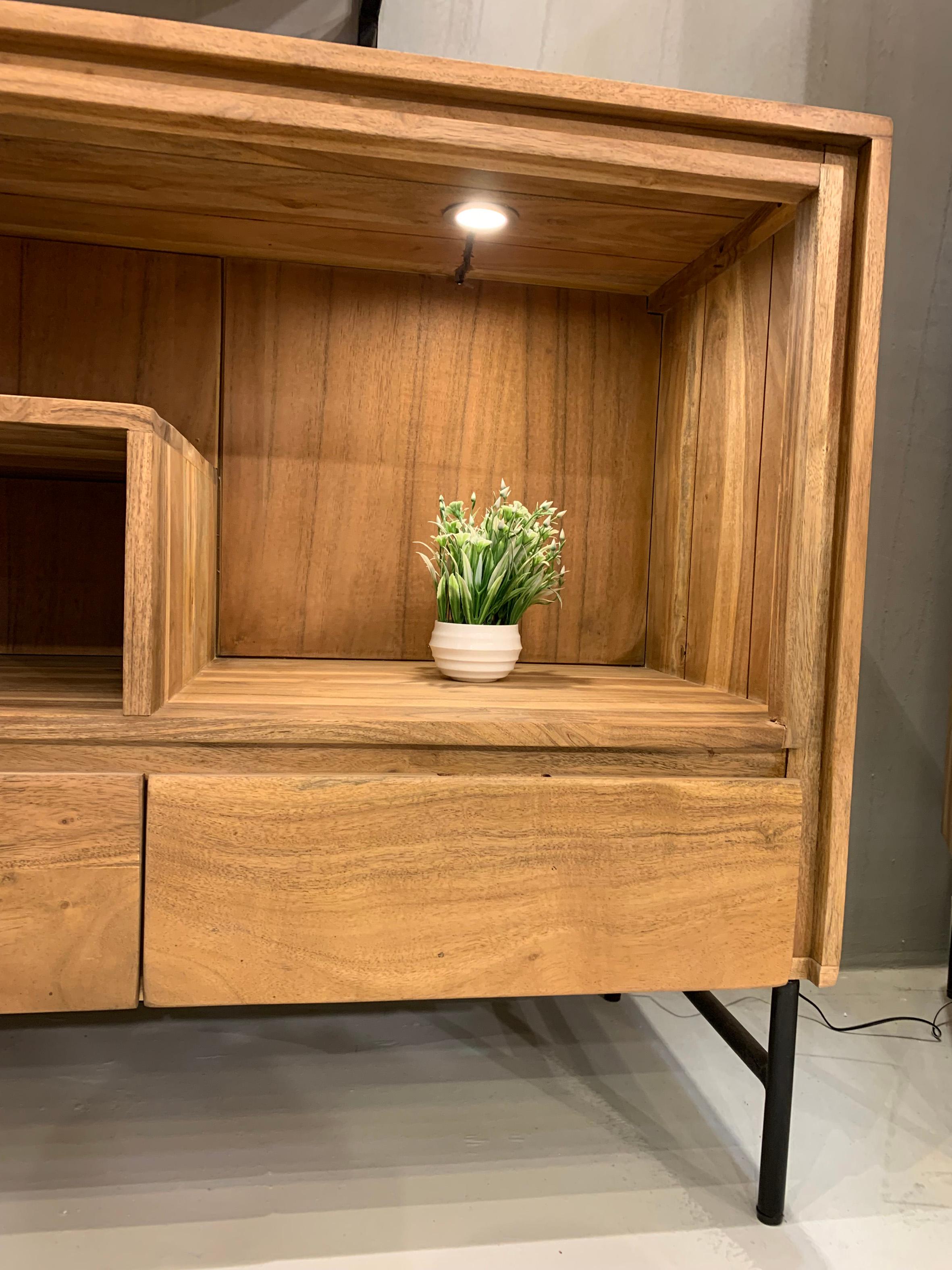 Alternative view of GDECO - APARADOR ACACIA CON LUZ Y PATAS METAL 140*40*80 CM