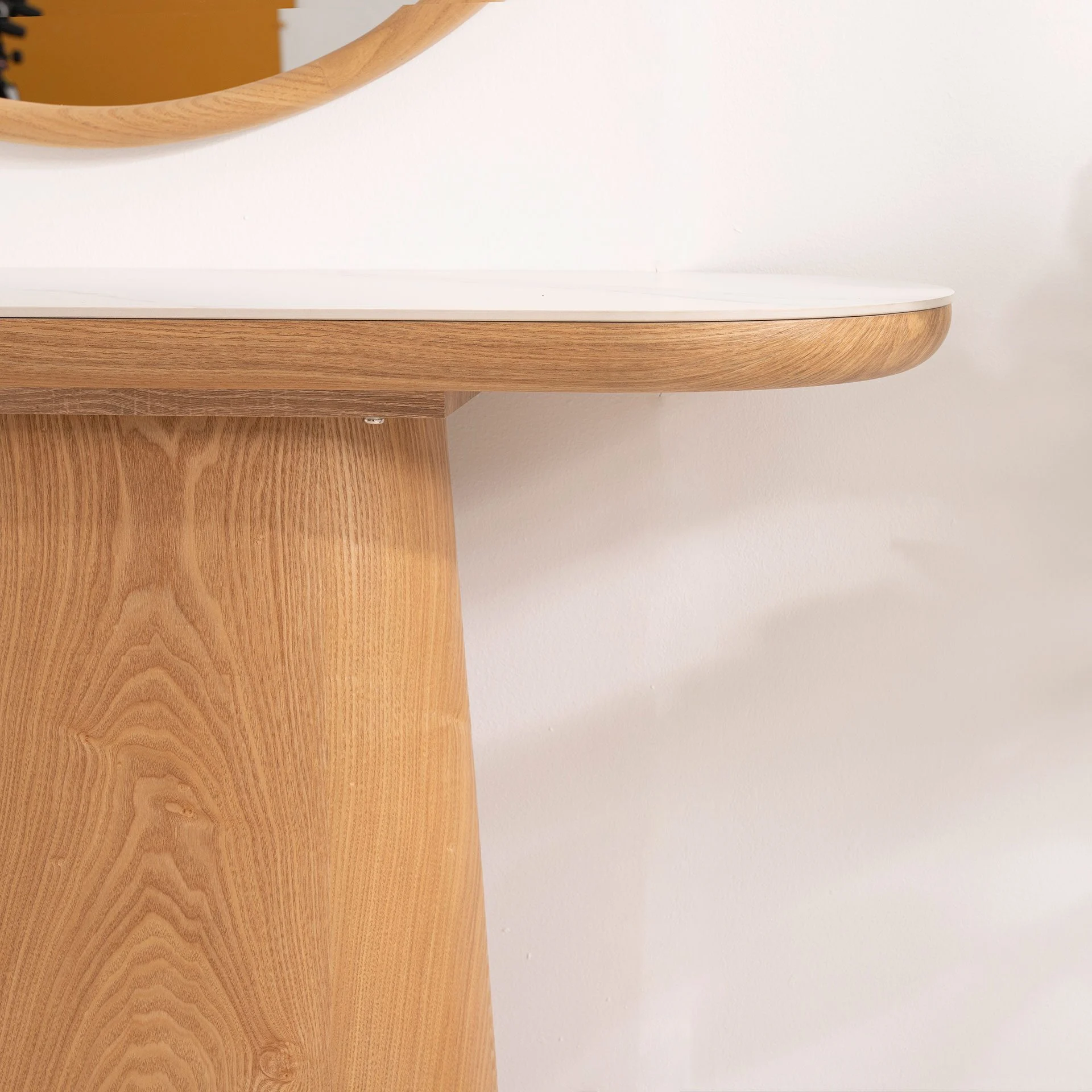 Alternative view of GDECO - CONSOLA 120*80*40 CM. TAPA PORCELANICO BLANCO, PIE CHAPA MADERA ROBLE