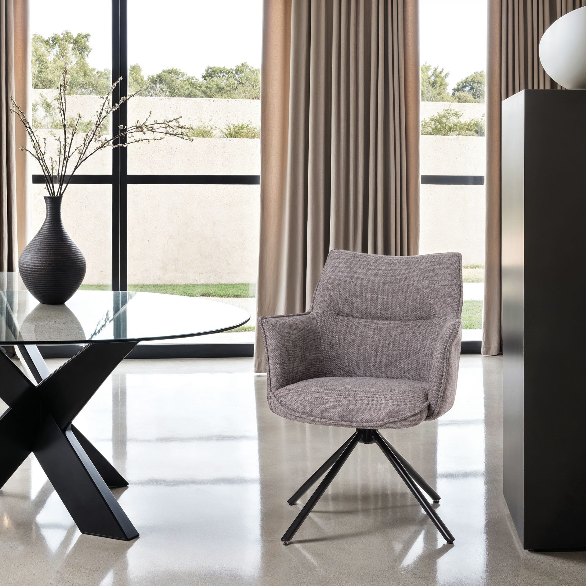 Alternative view of GDECO - SILLA ROSE GIRATORIA 360º. TAPIZADO GRIS, PATAS METAL NEGRO