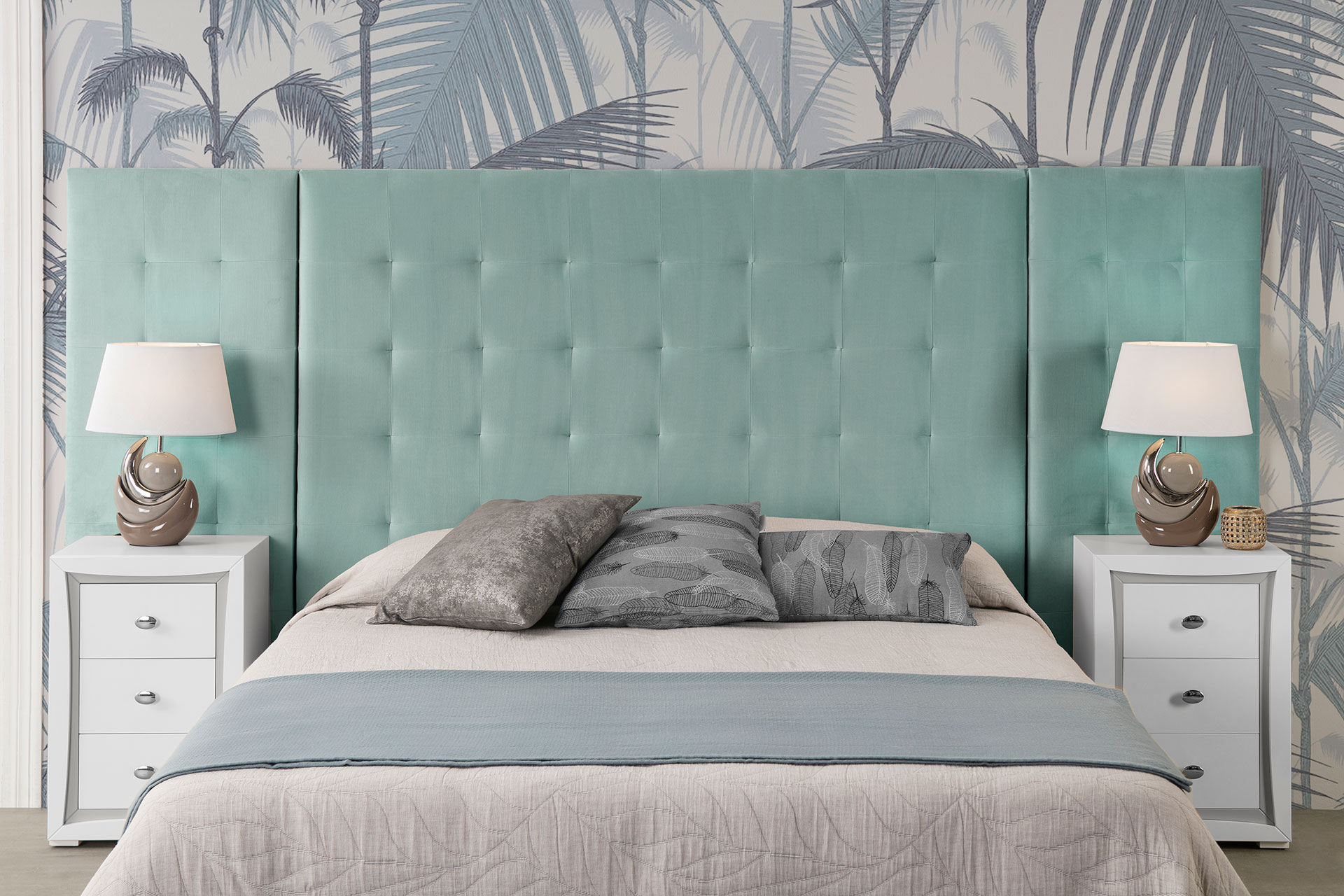 Alternative view of GDECO - CABECERO CAPITONÉ CUADRADO CON MODULOS LATERALES. TERCIOPELO AQUAMARINA. CAMA 135 y 140 CM