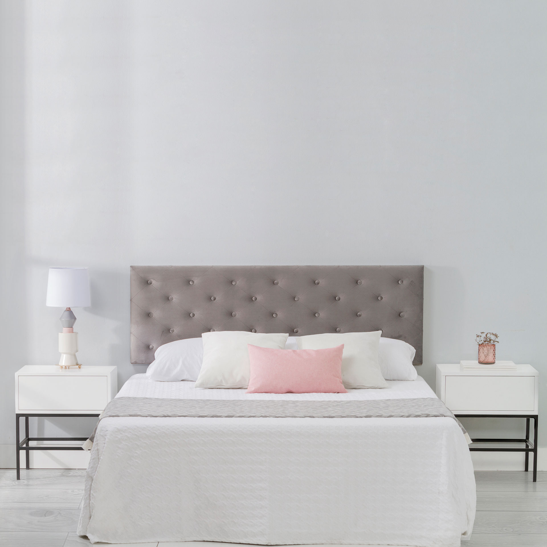 GDECO - CABECERO CAPITONE ROMBO, TERCIOPELO PLATA. PARA CAMA 150 CM. (ALTURA 120 CM)