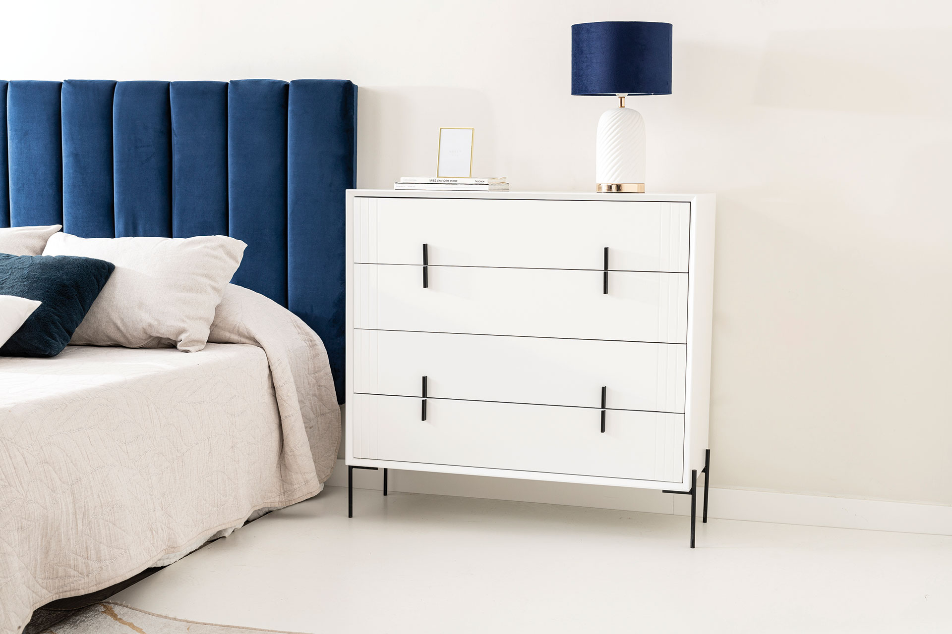 GDECO - COMODA MILÁN LACADA 4 CAJONES. GUIA FRENO 97*100*40 CM