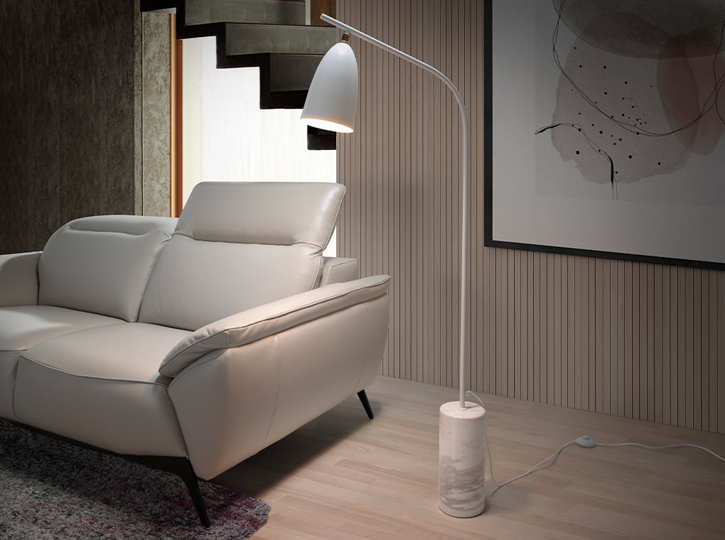 Lámpara de Pie Modelo 8036