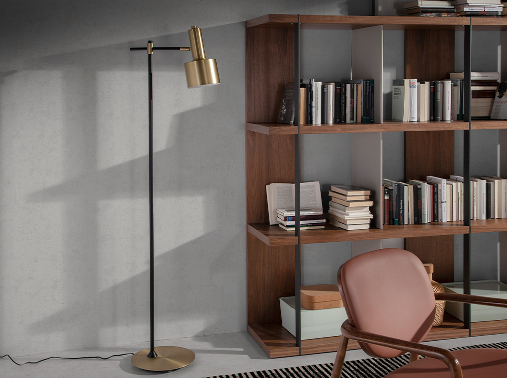 Lámpara de Pie Modelo 8069