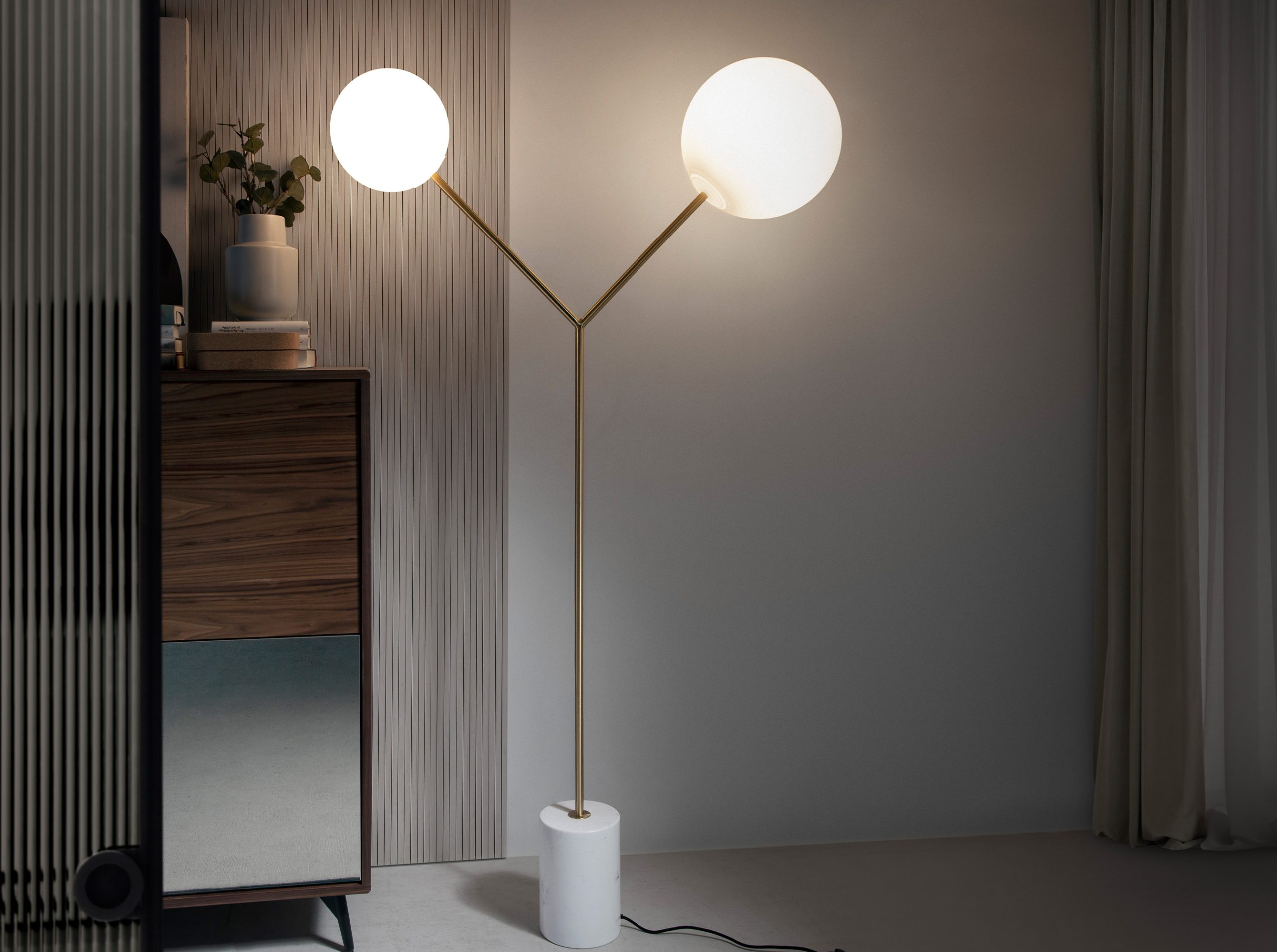 Lámpara de Pie Modelo 8048