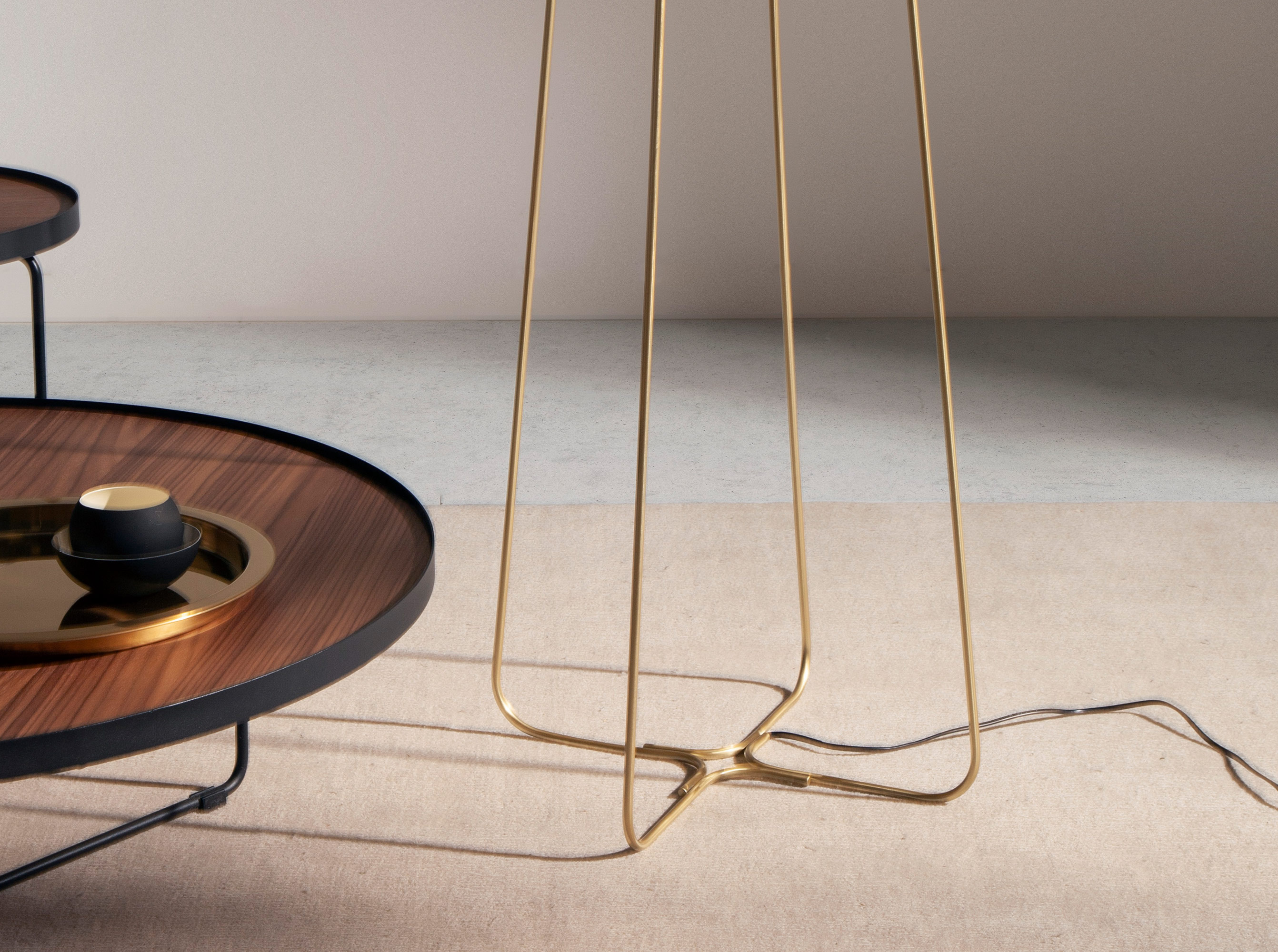 Alternative view of Lámpara de Pie Modelo 8047