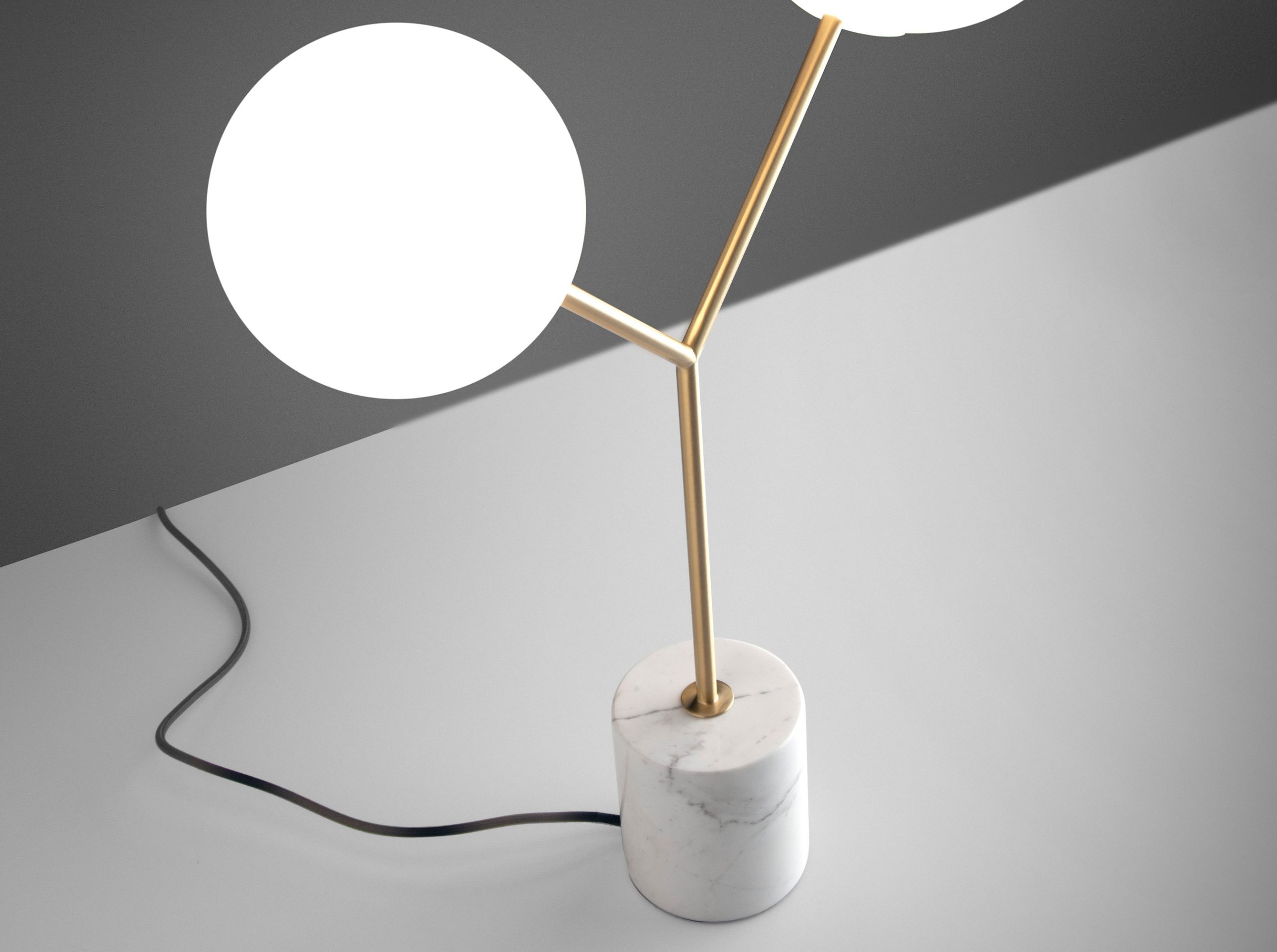 Lámpara de Diseño Sobremesa Modelo 8050 - Imagen 2