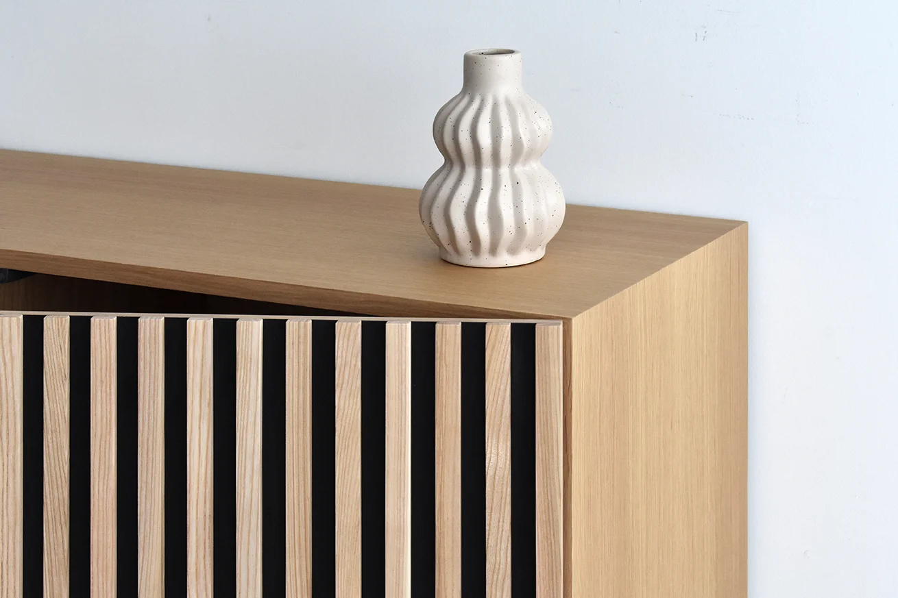 Alternative view of Aparador Diseño Nórdico Treverk Roble