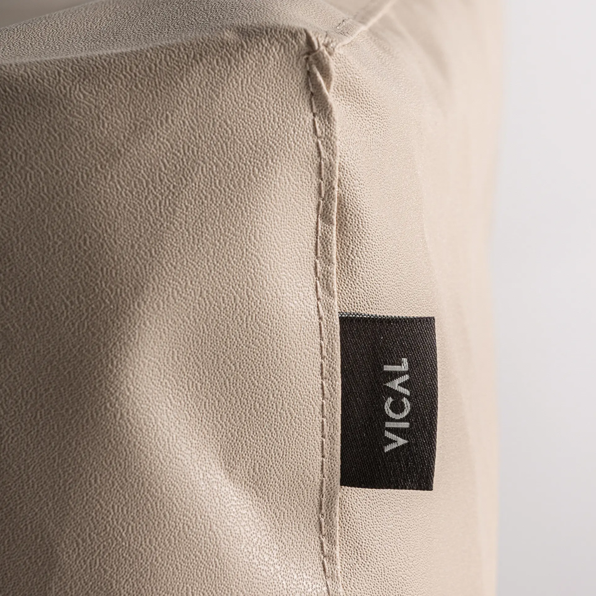 Alternative view of VICAL - FUNDA PROTECTORA MESA DE CENTRO TRENA