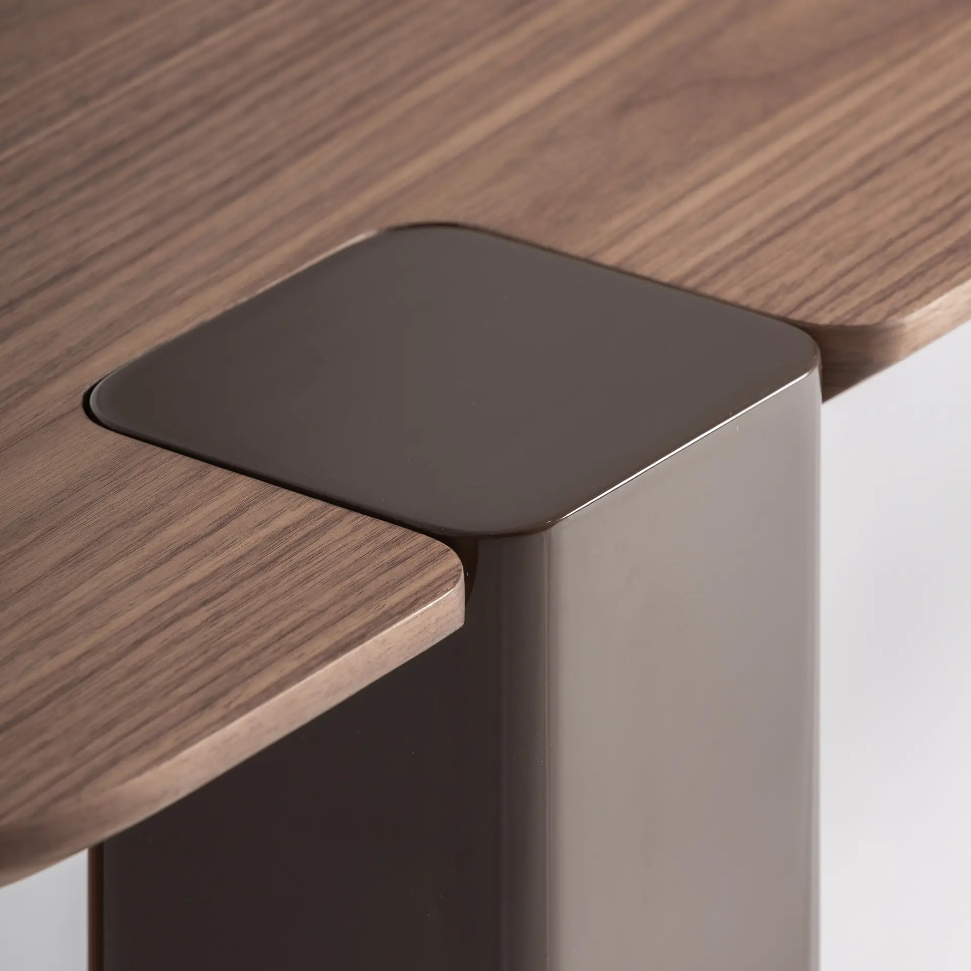 Alternative view of VICAL - MESA AUXILIAR KUFTEIN